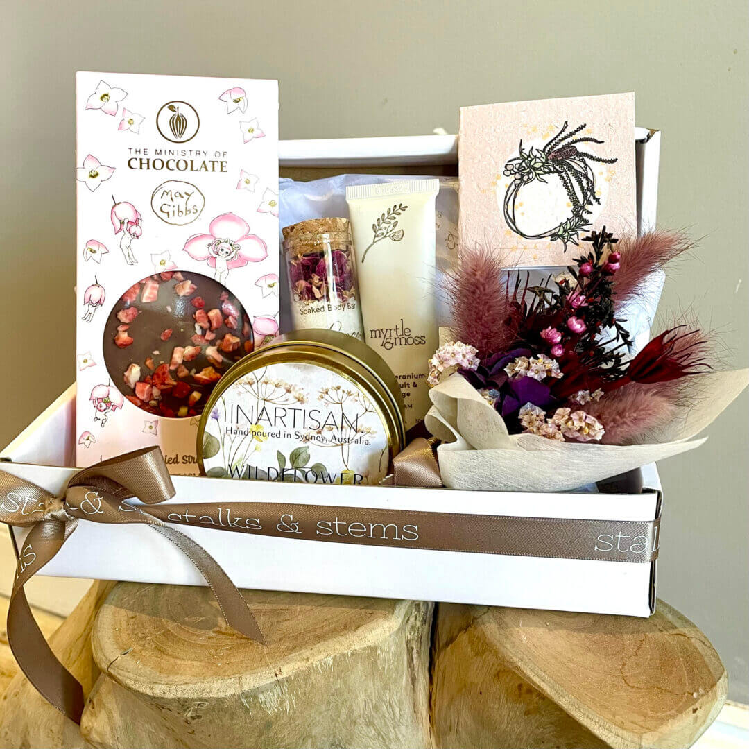 pink-hamper.jpg pink-hamper.jpg